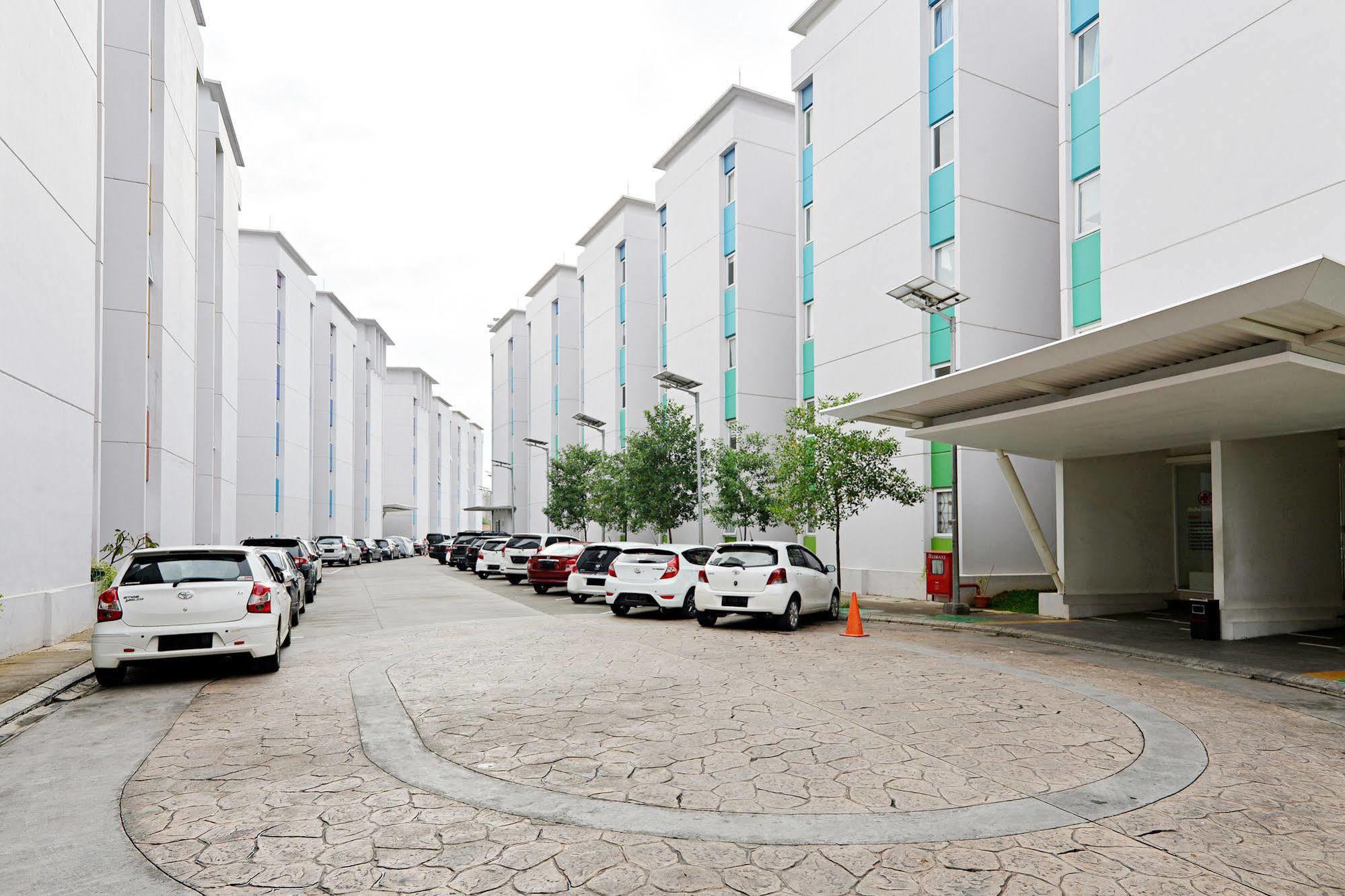 Zen Rooms Basic Tangerang Aeropolis Exterior foto