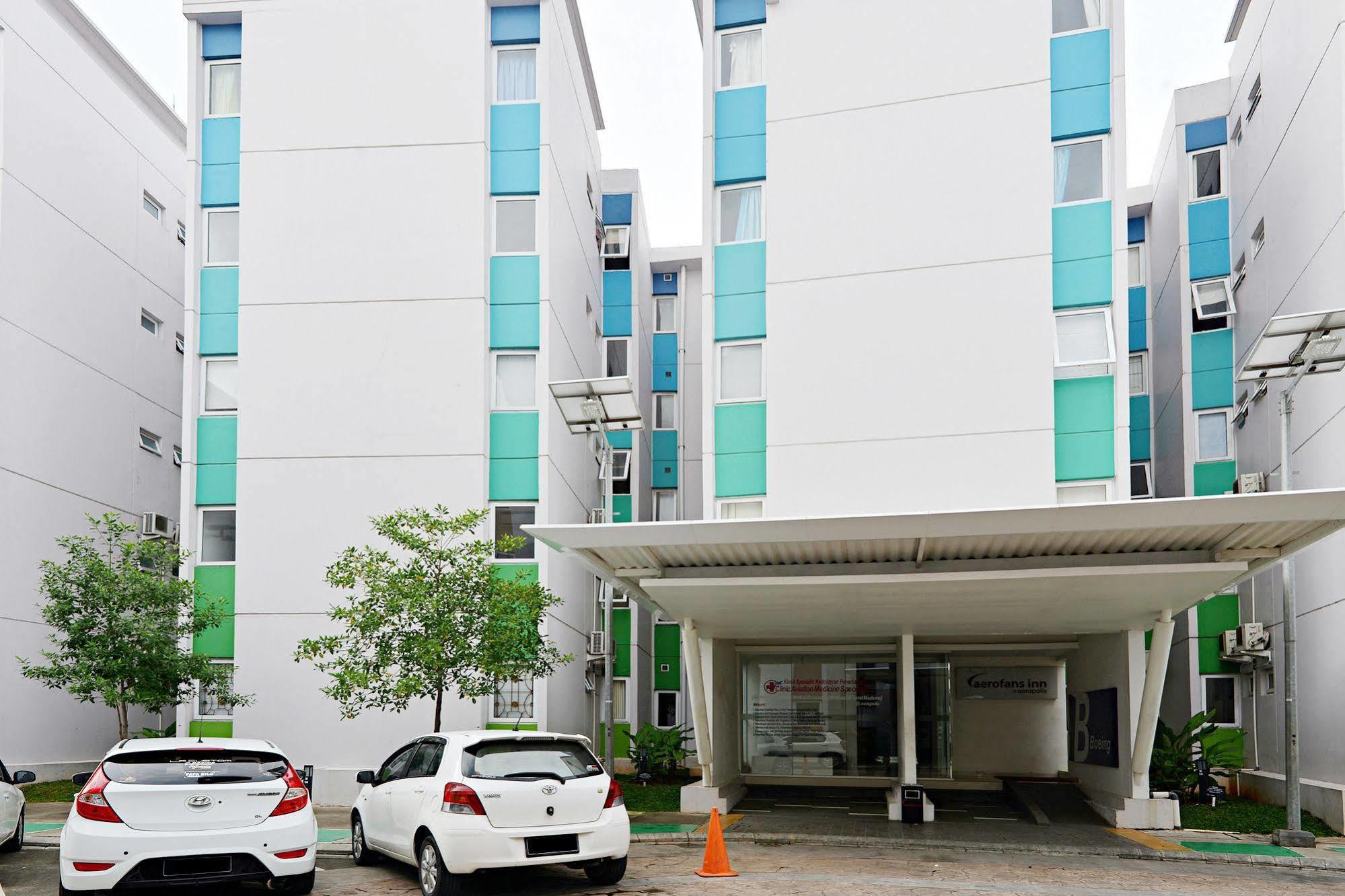 Zen Rooms Basic Tangerang Aeropolis Exterior foto