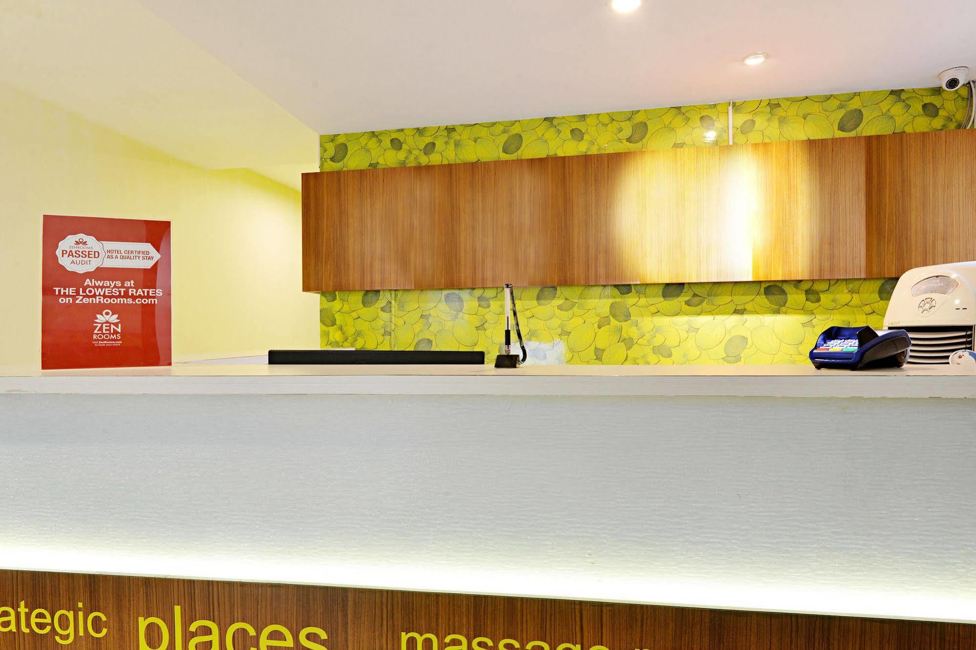 Zen Rooms Basic Tangerang Aeropolis Exterior foto